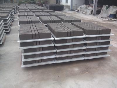 塑料建材在免烧砖机托板领域的应用与优势